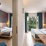 Hotel Valamar Pinia 3*