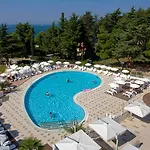 Valamar Pinia Hotel 3*