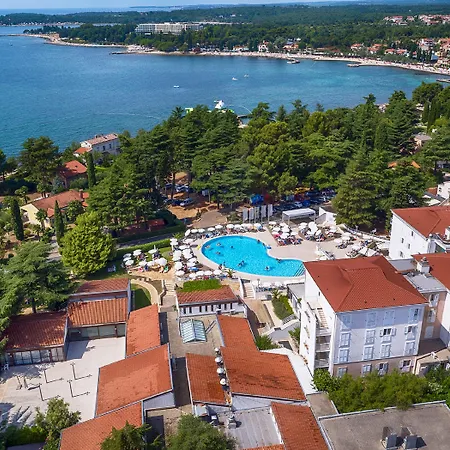Valamar Pinia Hotel 3*