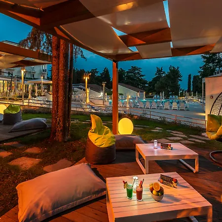 Szálloda Valamar Pinia 3*