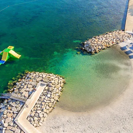 Szálloda Valamar Pinia Poreč