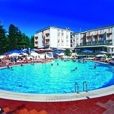 Szálloda Valamar Pinia