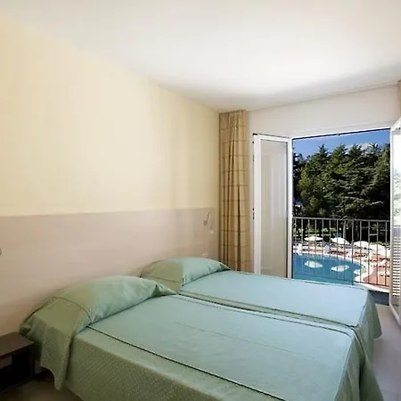 Valamar Pinia 3*