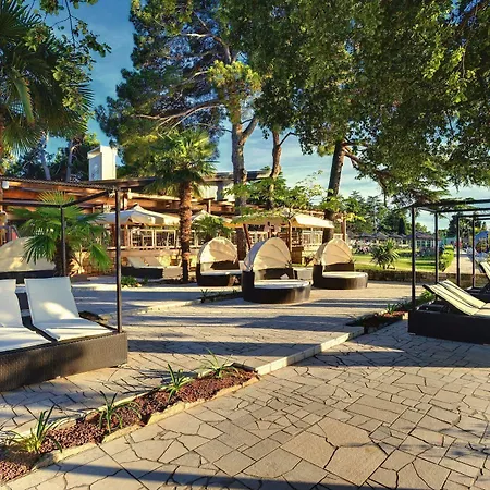 Valamar Pinia Szálloda 3*