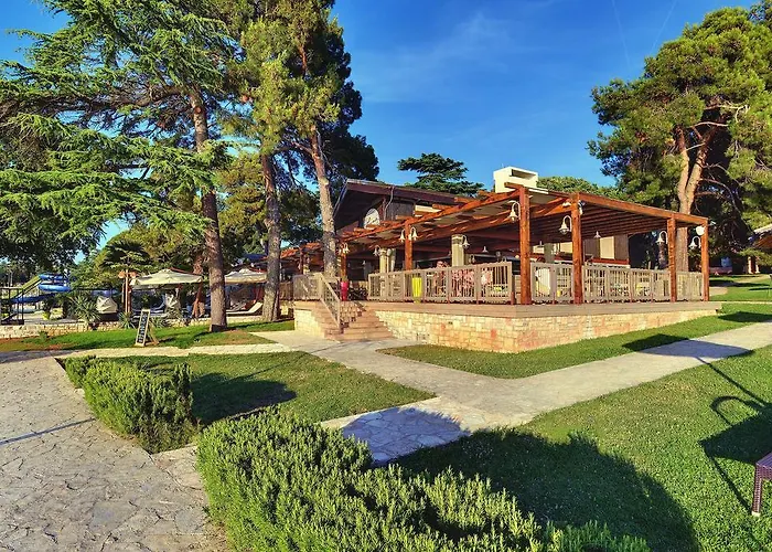 Valamar Pinia Hotel 3*