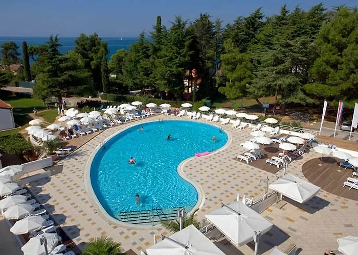 Valamar Pinia Hotel 3*