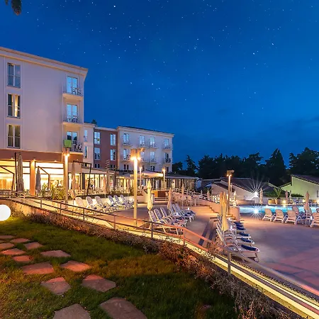 Hotel Valamar Pinia 3*