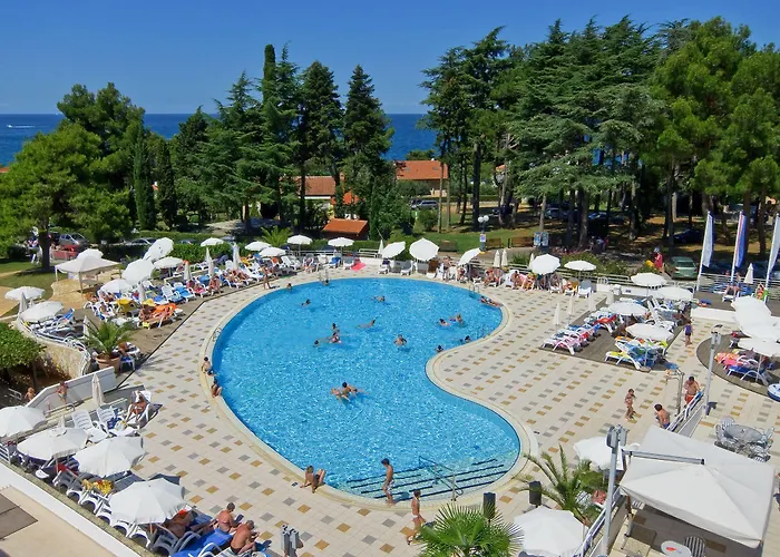 Valamar Pinia Hotel 3*